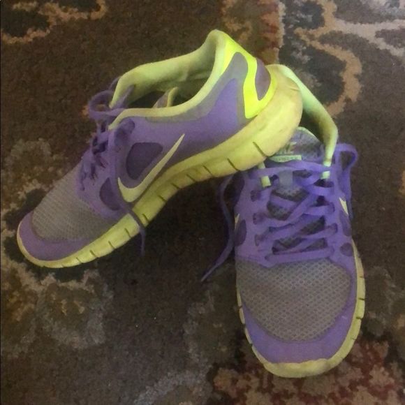 •NIKE• NIKE free 5.0 size 6Y. - Picture 5 of 7